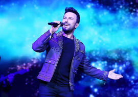 Dubai İkonları Air Arabia İle 3 Gece Megastar Tarkan Konseri Sahne Önü Golden Circle Kategori Bilet Dahil